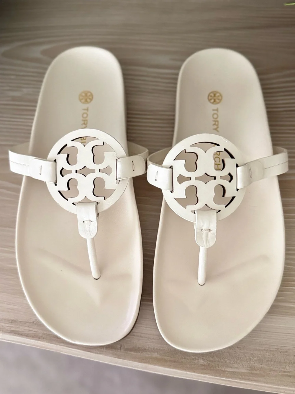 Tory Burch Cream Miller Logo Thong Sandals size 8 NWOT
